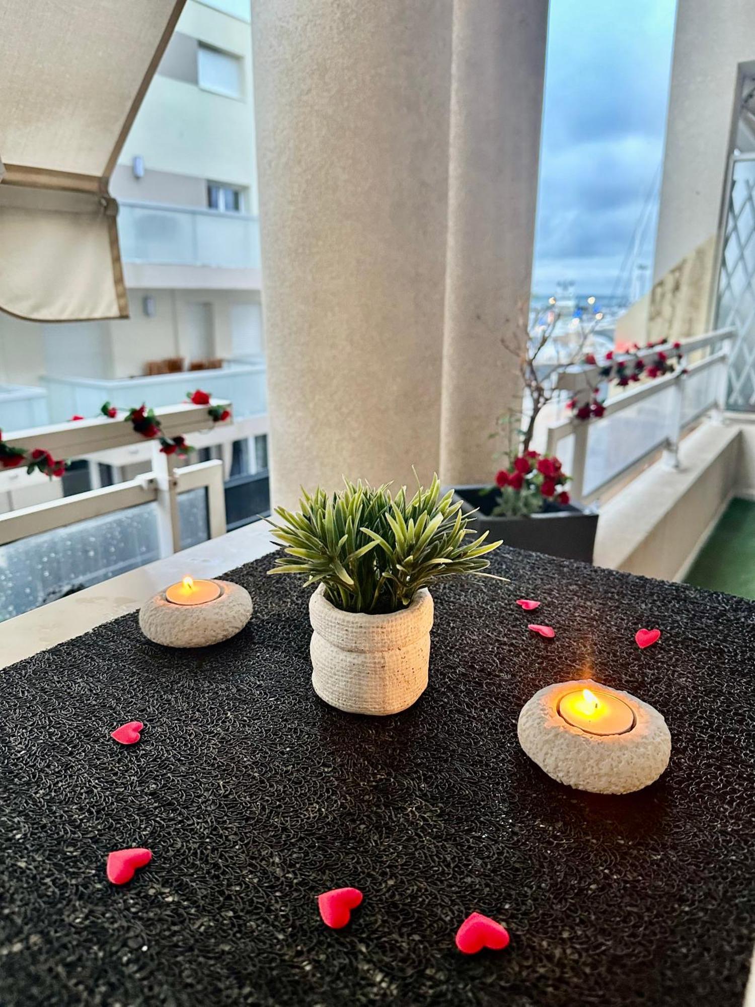 Amour Azur Appartement Pour 2 Avec Jacuzzi Et Terrasse A 2 Minutes De La Mer ヴァロリス エクステリア 写真