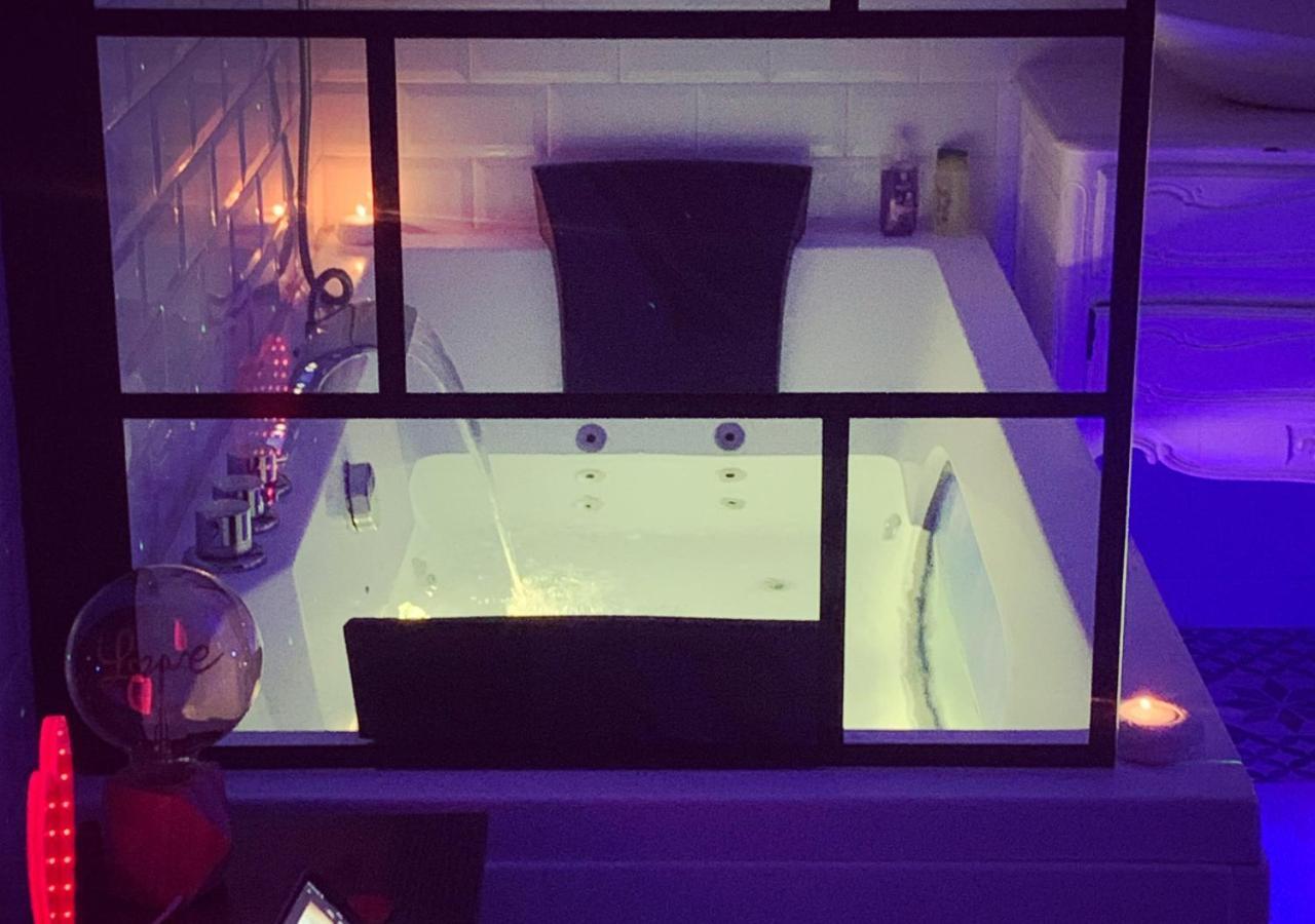 Amour Azur Appartement Pour 2 Avec Jacuzzi Et Terrasse A 2 Minutes De La Mer ヴァロリス エクステリア 写真