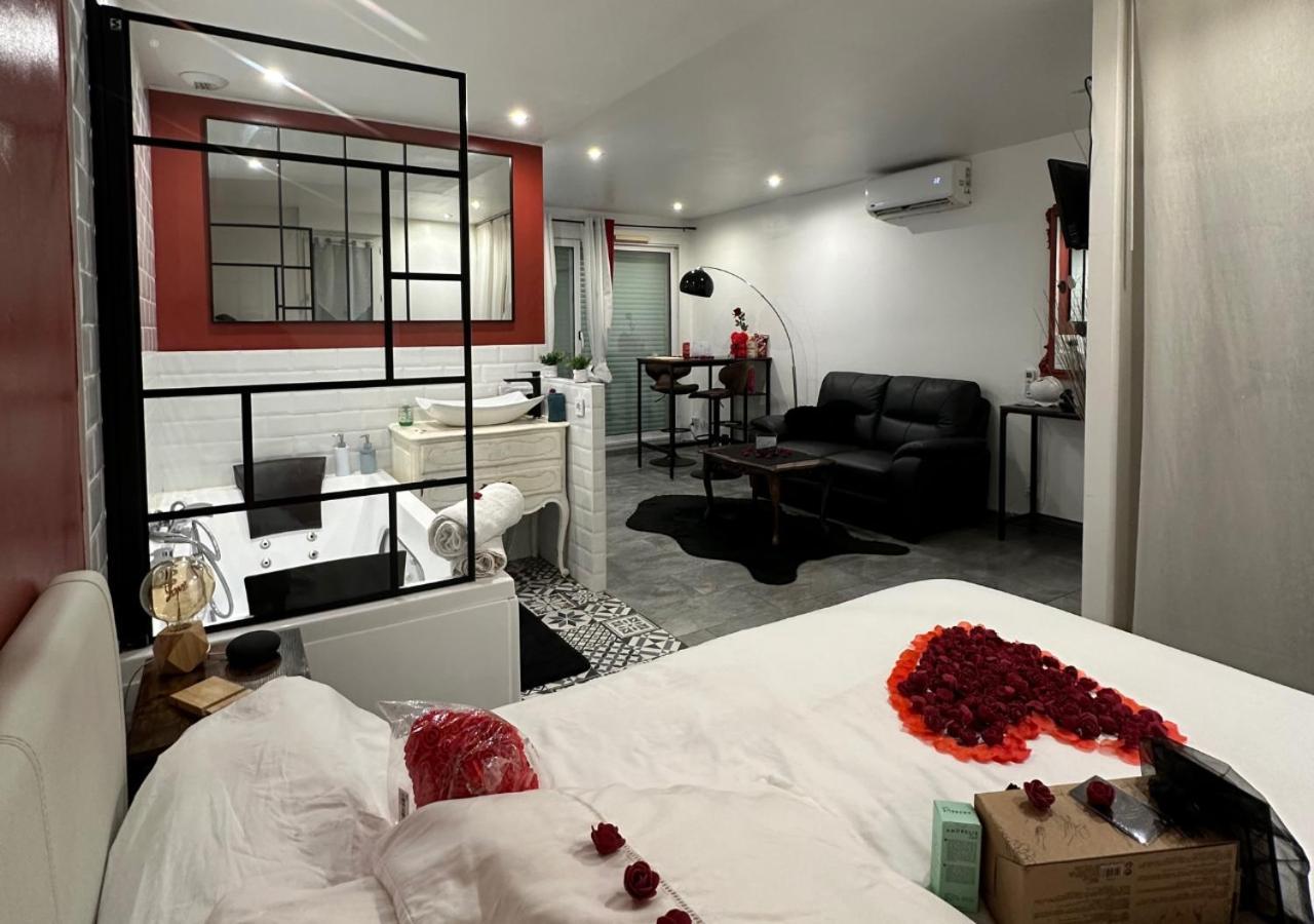 Amour Azur Appartement Pour 2 Avec Jacuzzi Et Terrasse A 2 Minutes De La Mer ヴァロリス エクステリア 写真
